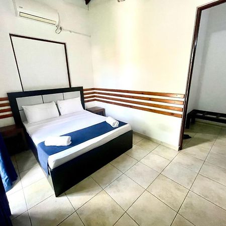 Hotel One Sixty Dehiwala-Mont Lavinia Extérieur photo