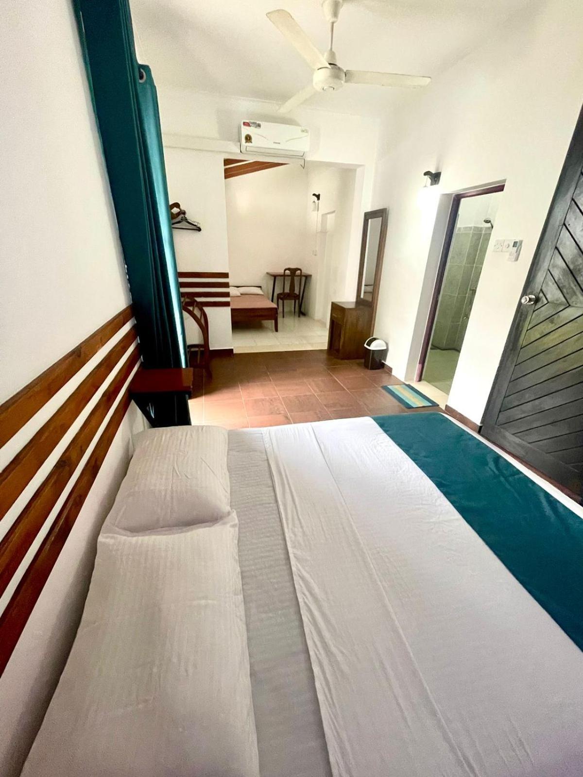 Hotel One Sixty Dehiwala-Mont Lavinia Extérieur photo