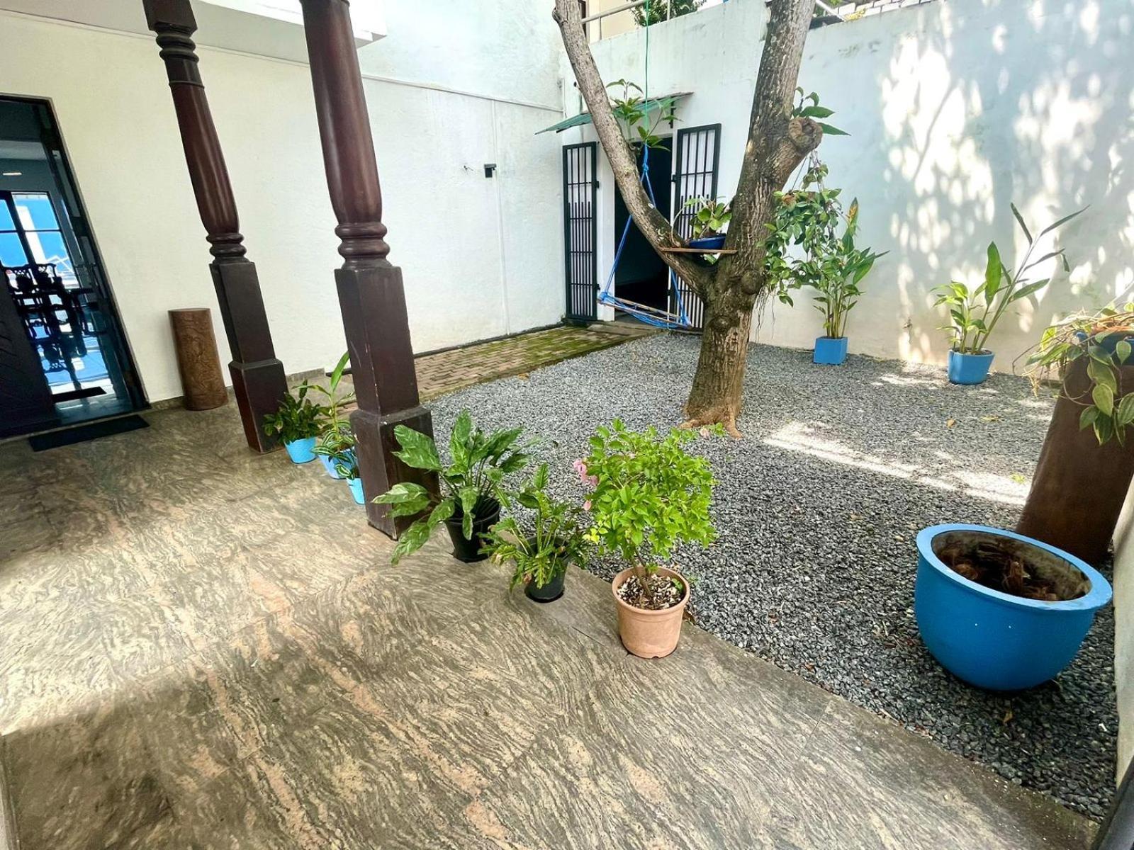 Hotel One Sixty Dehiwala-Mont Lavinia Extérieur photo