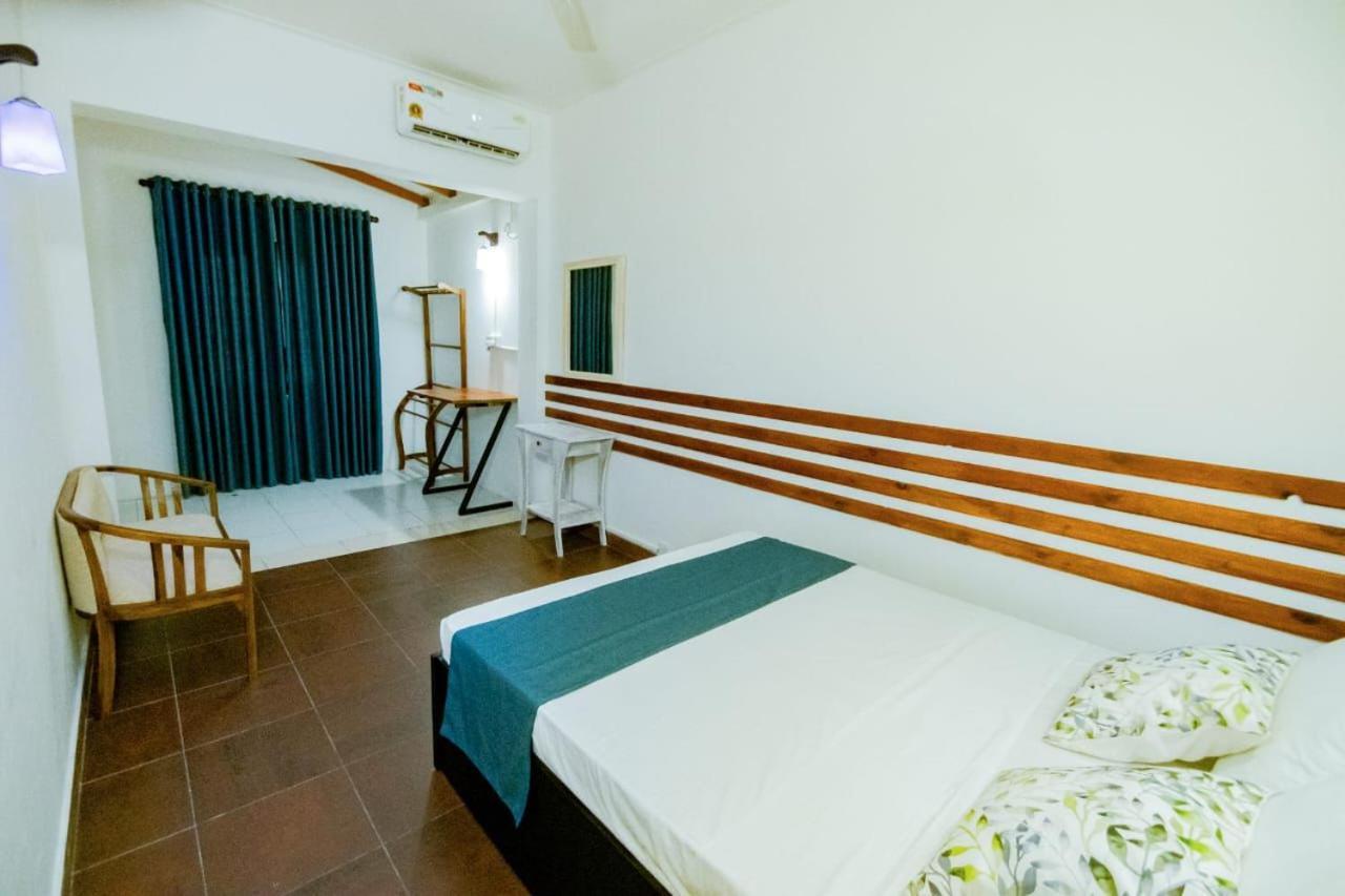 Hotel One Sixty Dehiwala-Mont Lavinia Extérieur photo